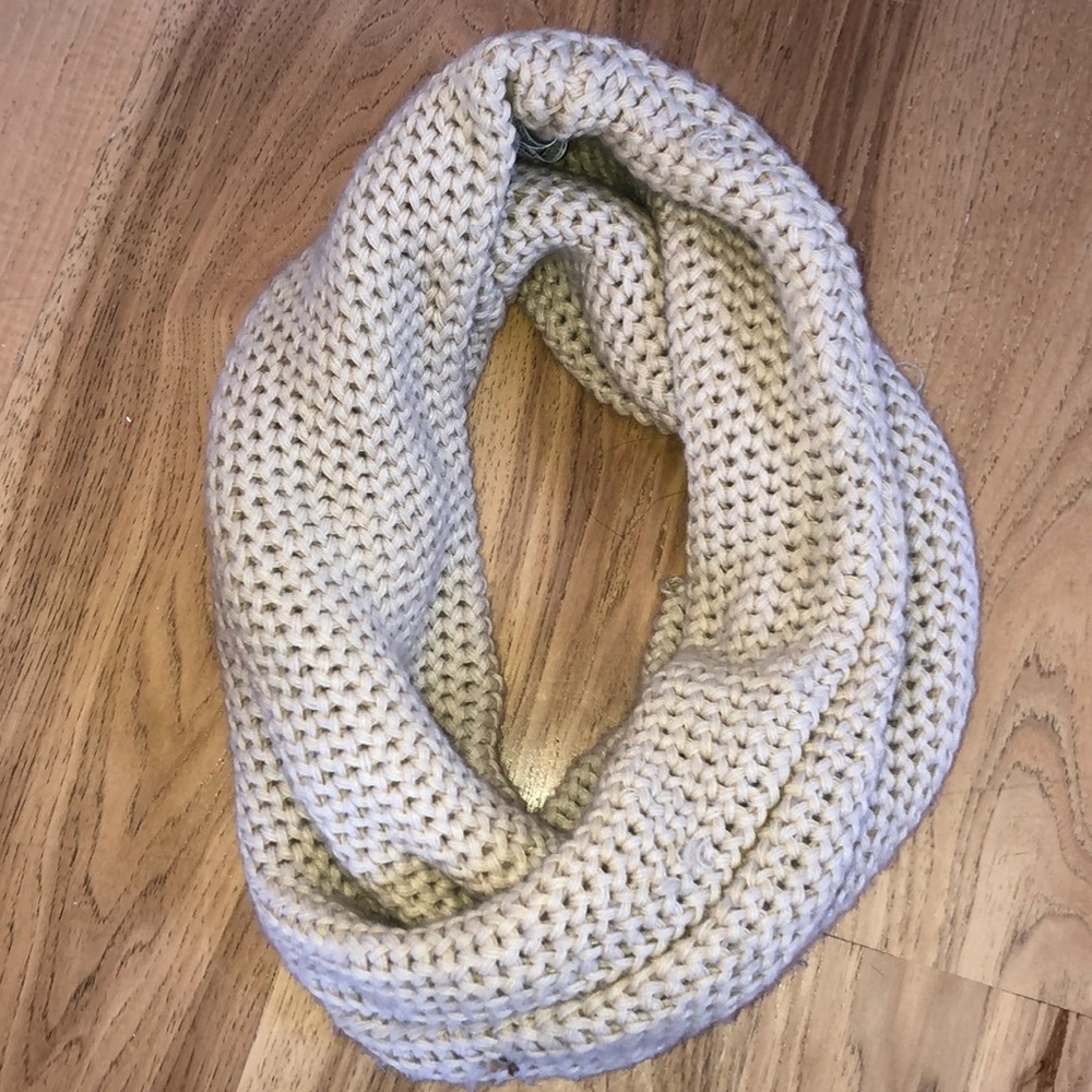 Chunky circle scarf
